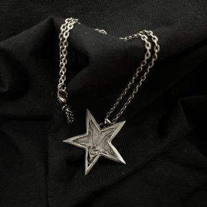 “Fallen Star Kolye” – Gotik Yıldız Kolye