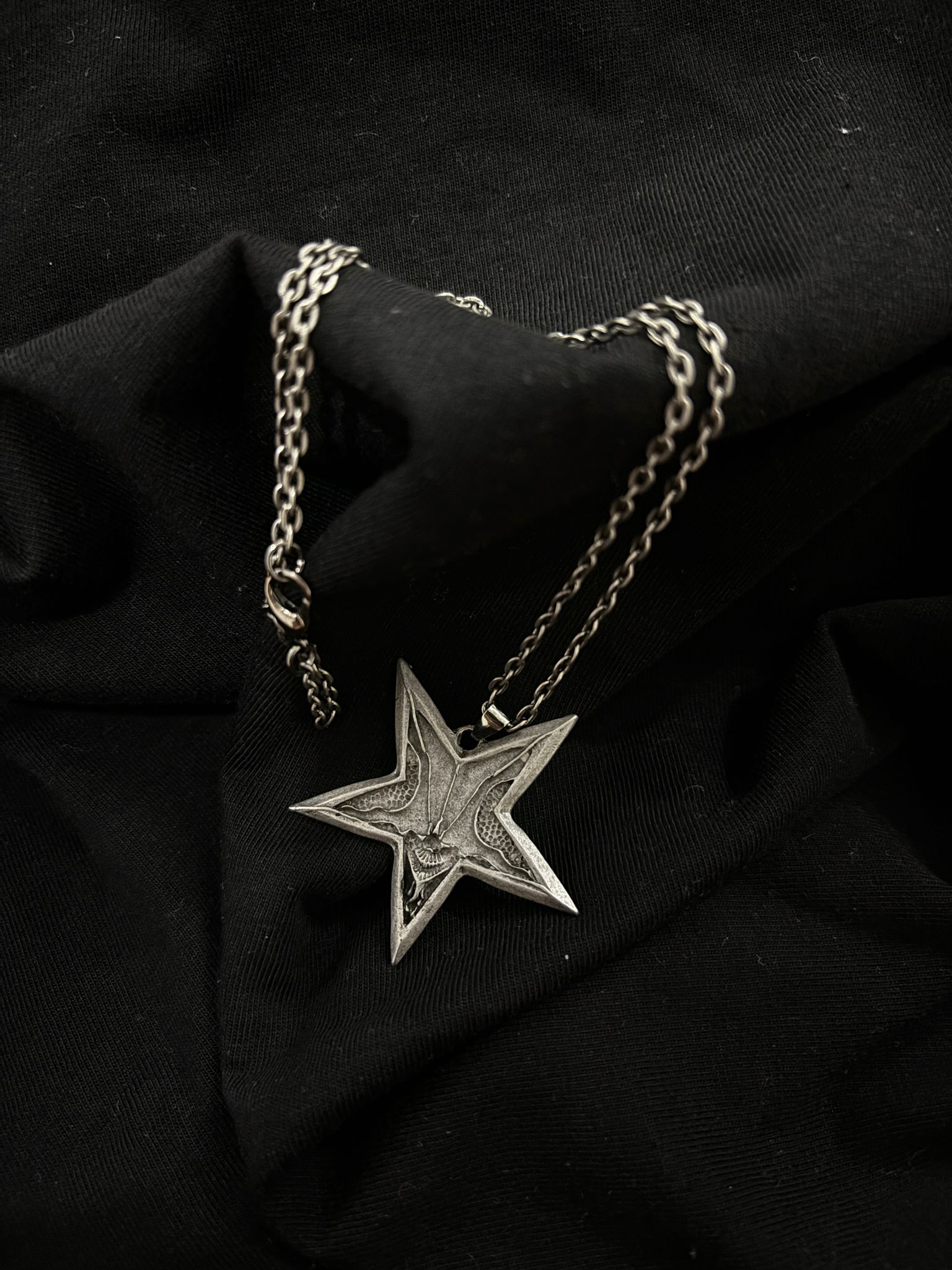 “Fallen Star Kolye” – Gotik Yıldız Kolye
