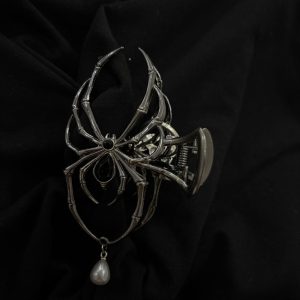 “Black Widow Hair Claw” – İnci Detaylı Örümcek Tokası